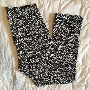 Lululemon Eggshell Print Capri Legging